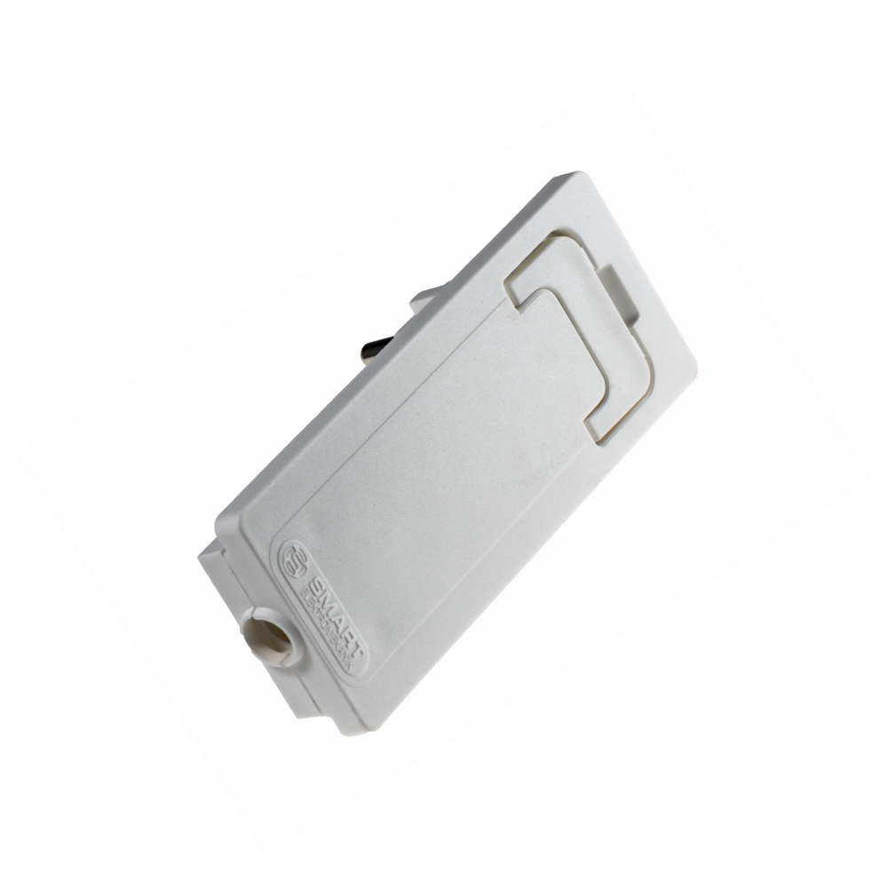 Tek-Iş Earthed Flat Plug White