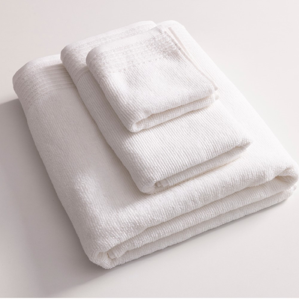 Penelope Glow Towel 50*90 Cm ; White
